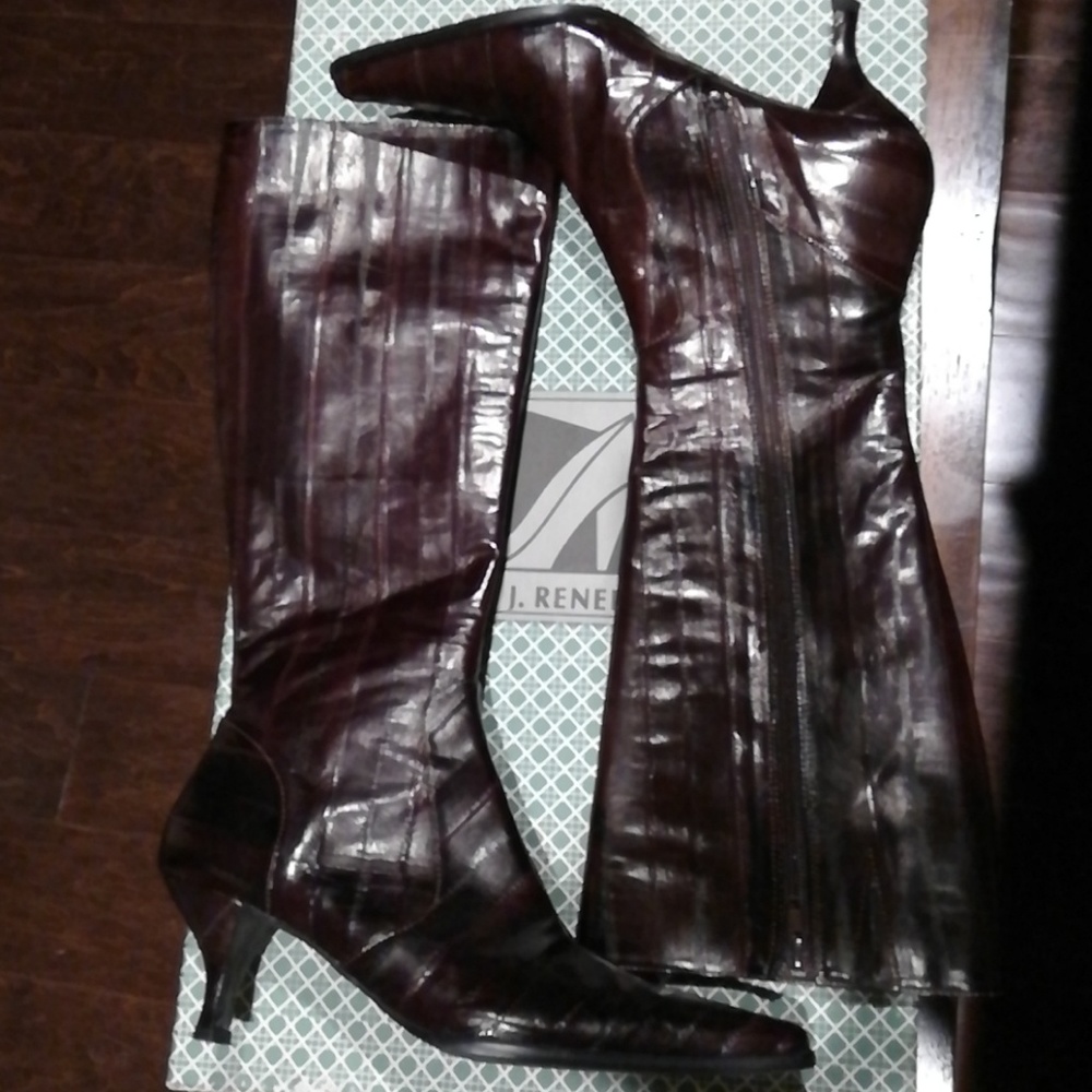 New EELSKIN BOOTS